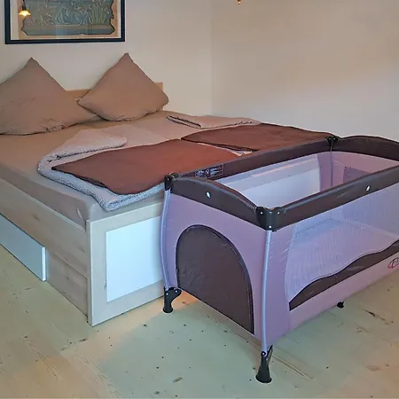 Spacious Haven In Prázdninový dům